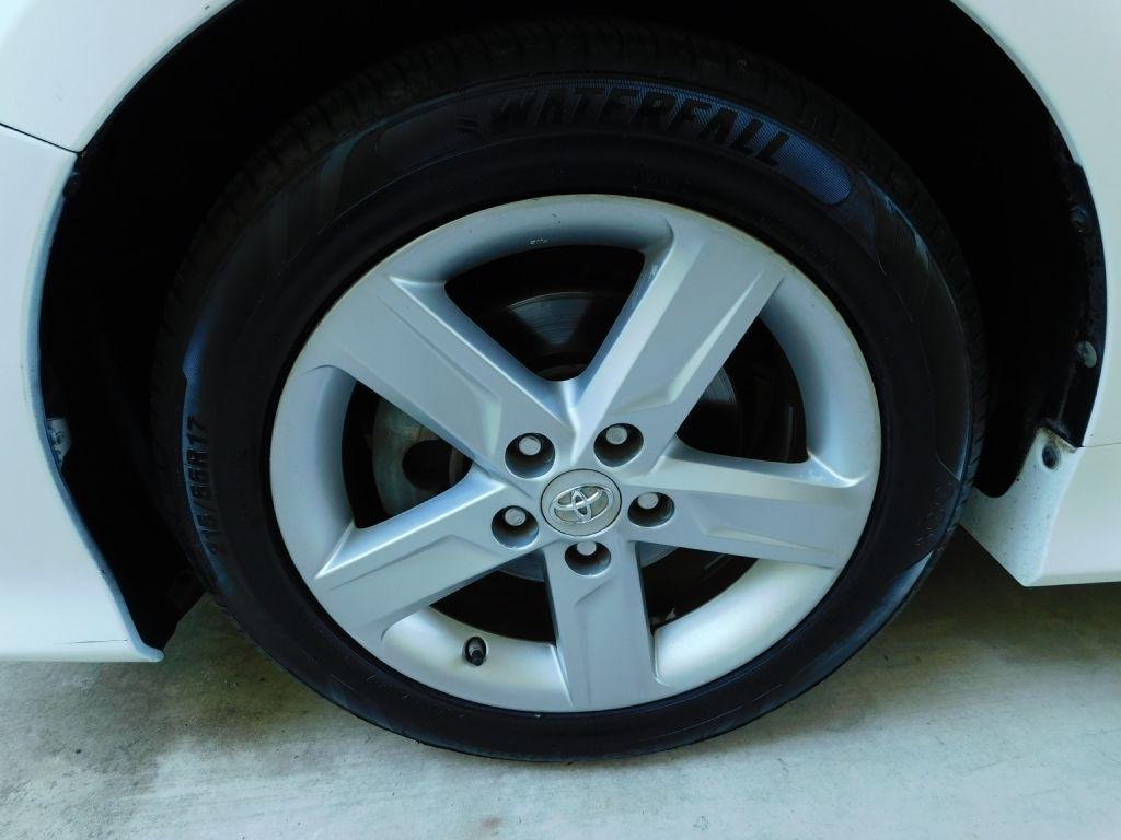 Toyota Camry SE 2012