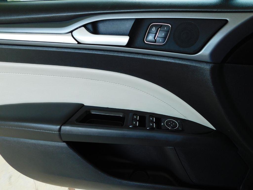 Ford Fusion Titanium 2016