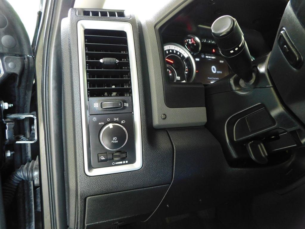 RAM 1500 SLT Crew Cab SWB 4WD 2018