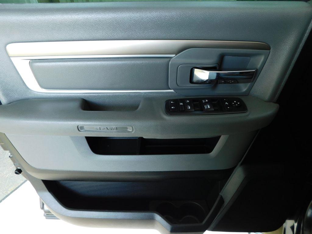 RAM 1500 SLT Crew Cab SWB 4WD 2018