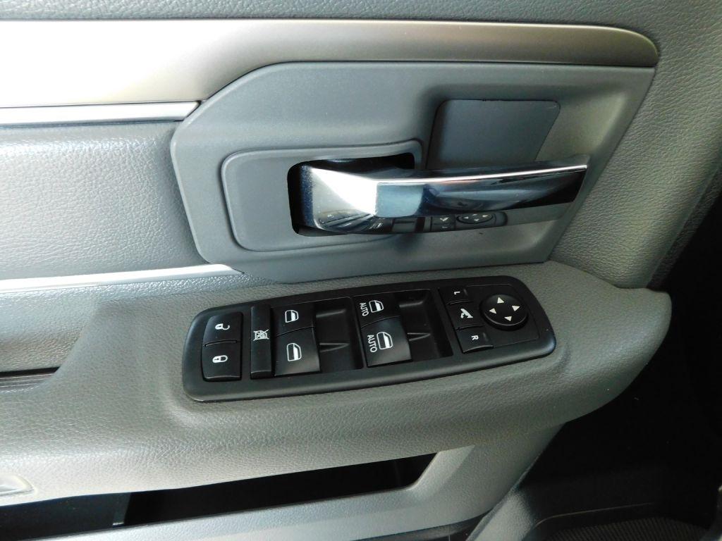 RAM 1500 SLT Crew Cab SWB 4WD 2018