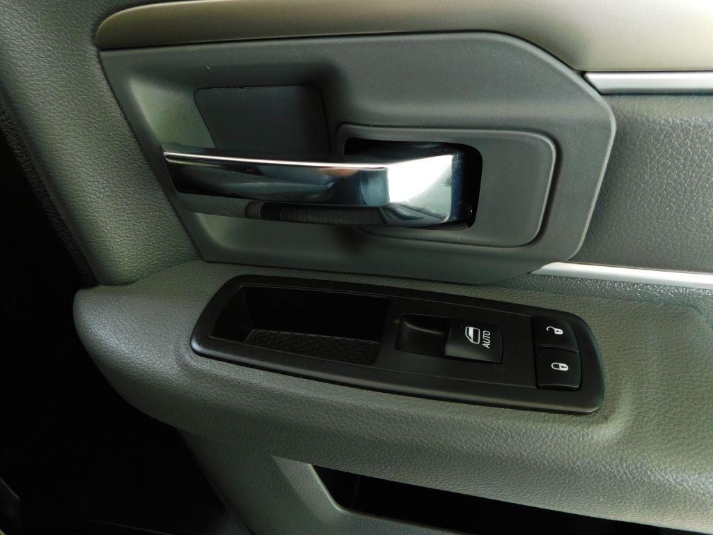 RAM 1500 SLT Crew Cab SWB 4WD 2018