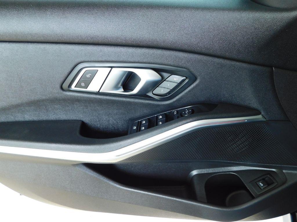BMW 3-Series 330i 2021