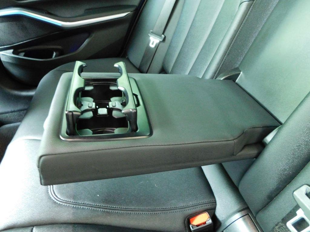 BMW 3-Series 330i 2021