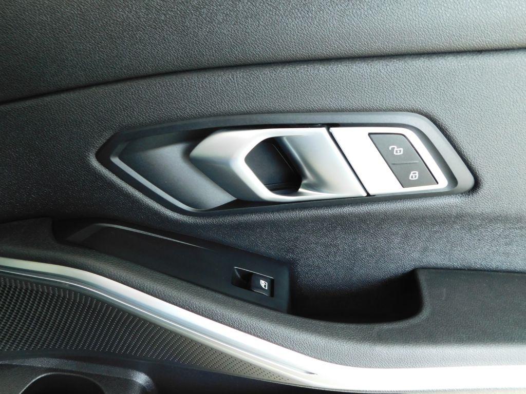 BMW 3-Series 330i 2021