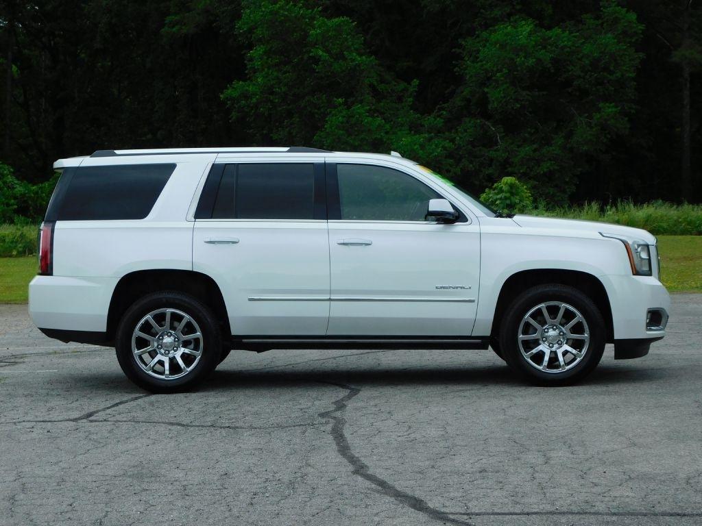 GMC Yukon Denali 4WD 2017