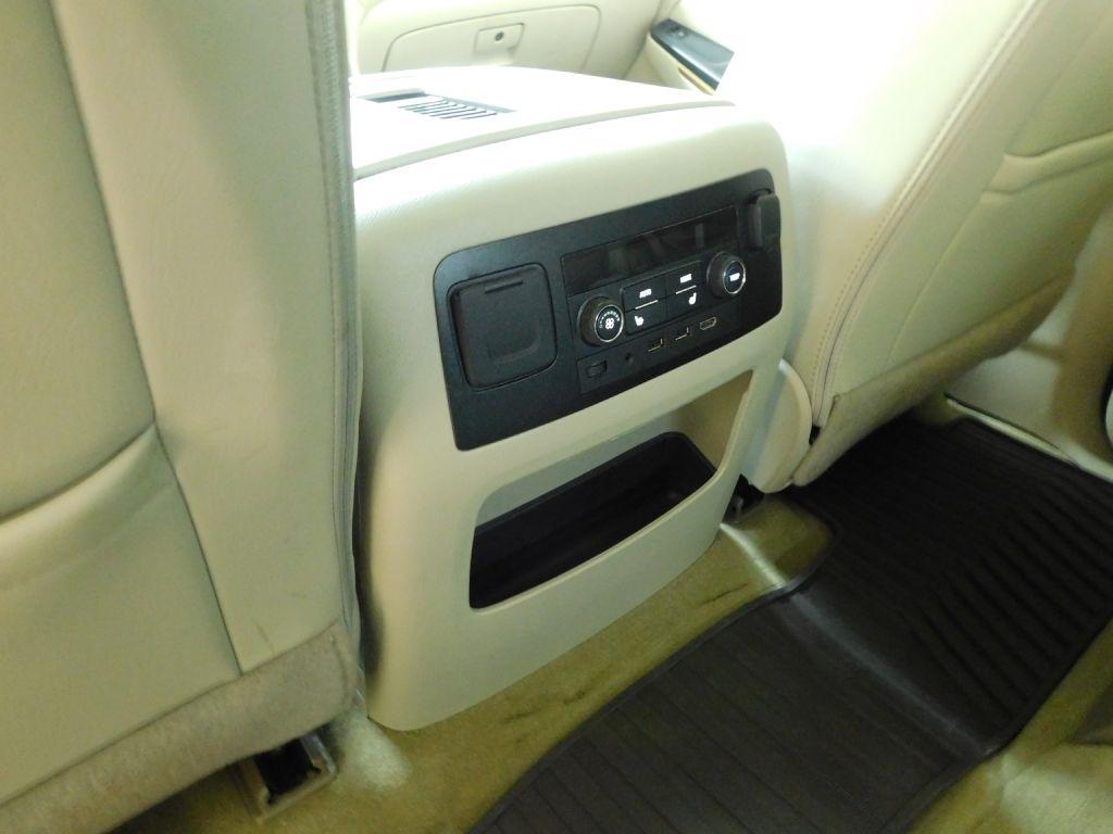 GMC Yukon Denali 4WD 2017