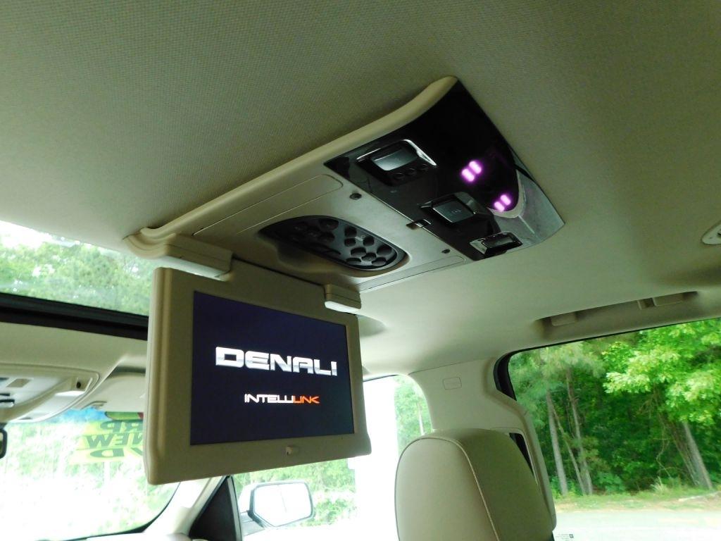 GMC Yukon Denali 4WD 2017