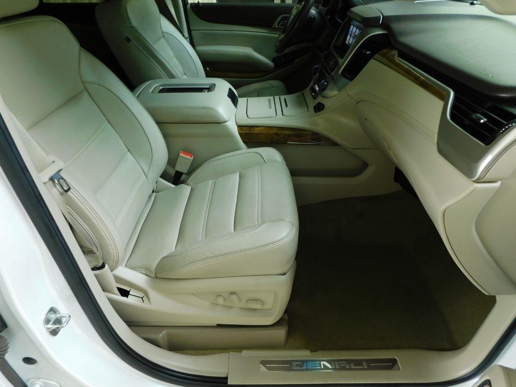 GMC Yukon Denali 4WD 2017