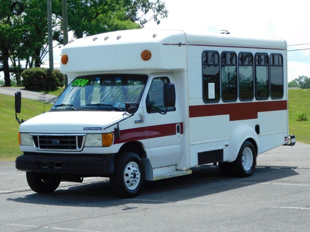 Ford Econoline E-350 Super Duty 2006