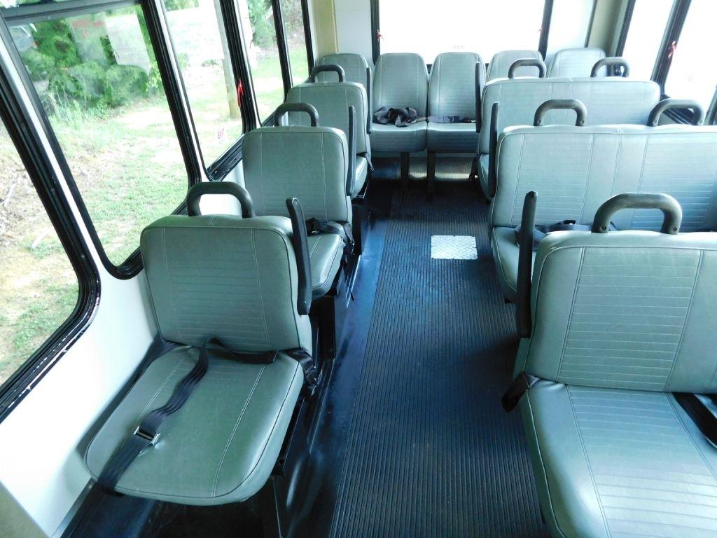 Ford Econoline E-350 Super Duty 2006