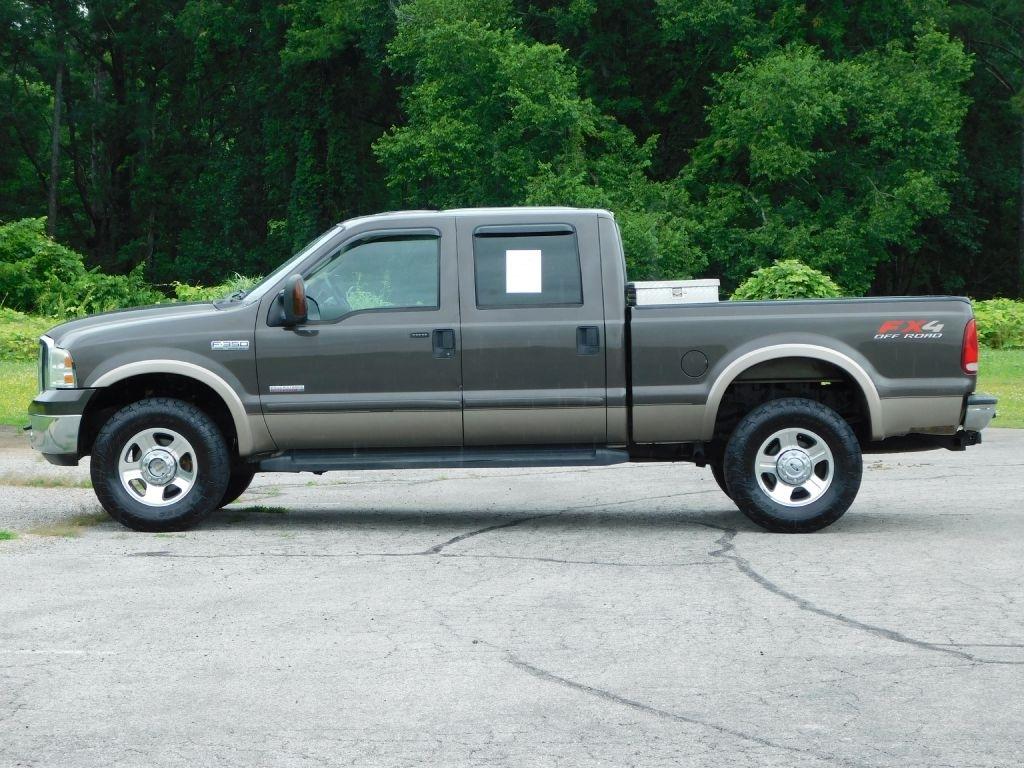 Ford F-350 SD Lariat Crew Cab 4WD 2006