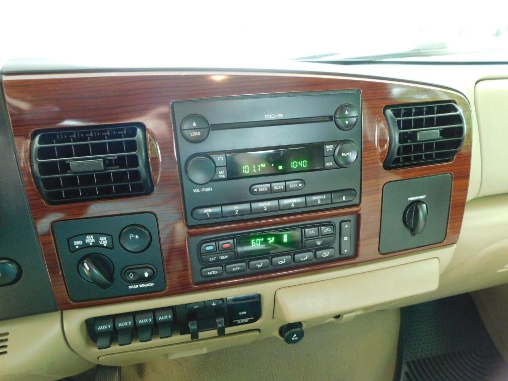 Ford F-350 SD Lariat Crew Cab 4WD 2006