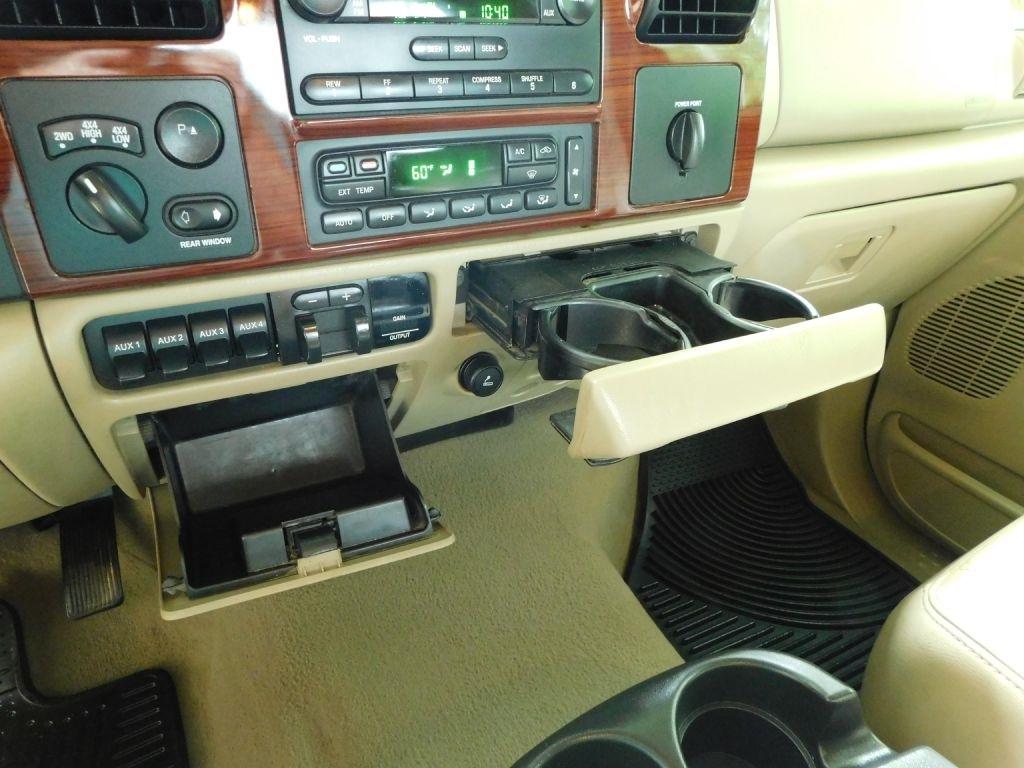Ford F-350 SD Lariat Crew Cab 4WD 2006