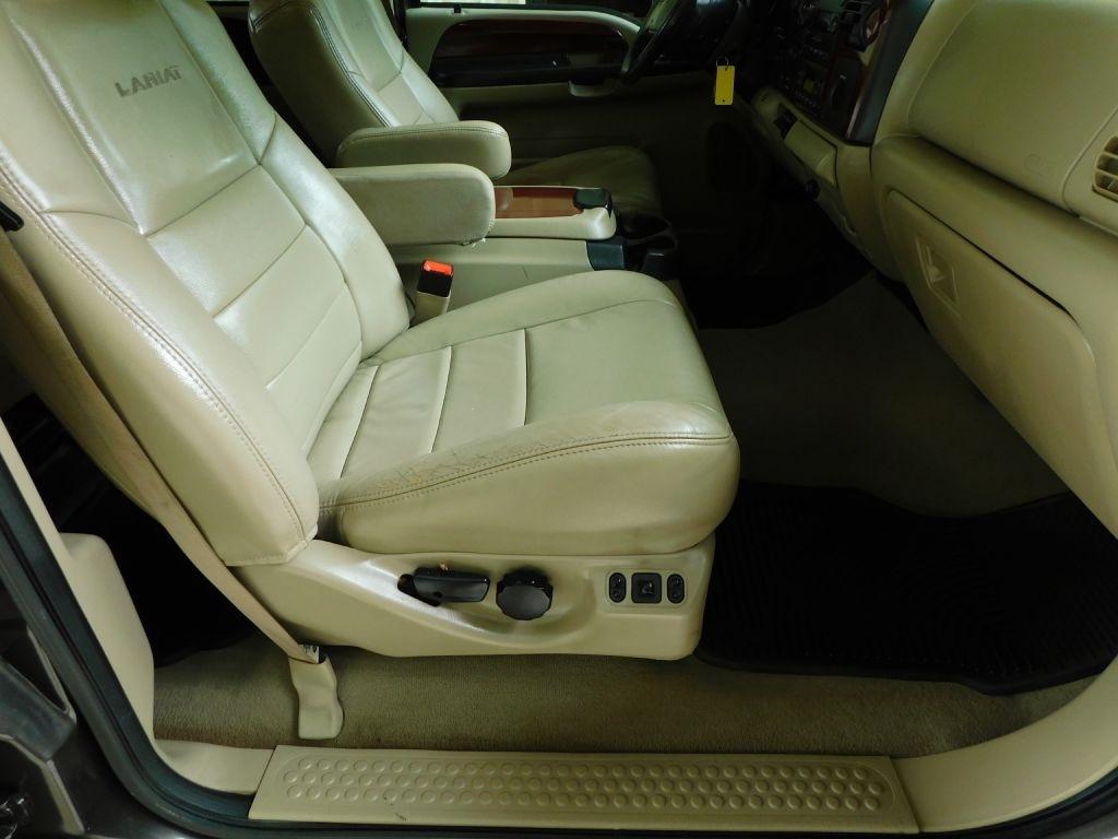 Ford F-350 SD Lariat Crew Cab 4WD 2006