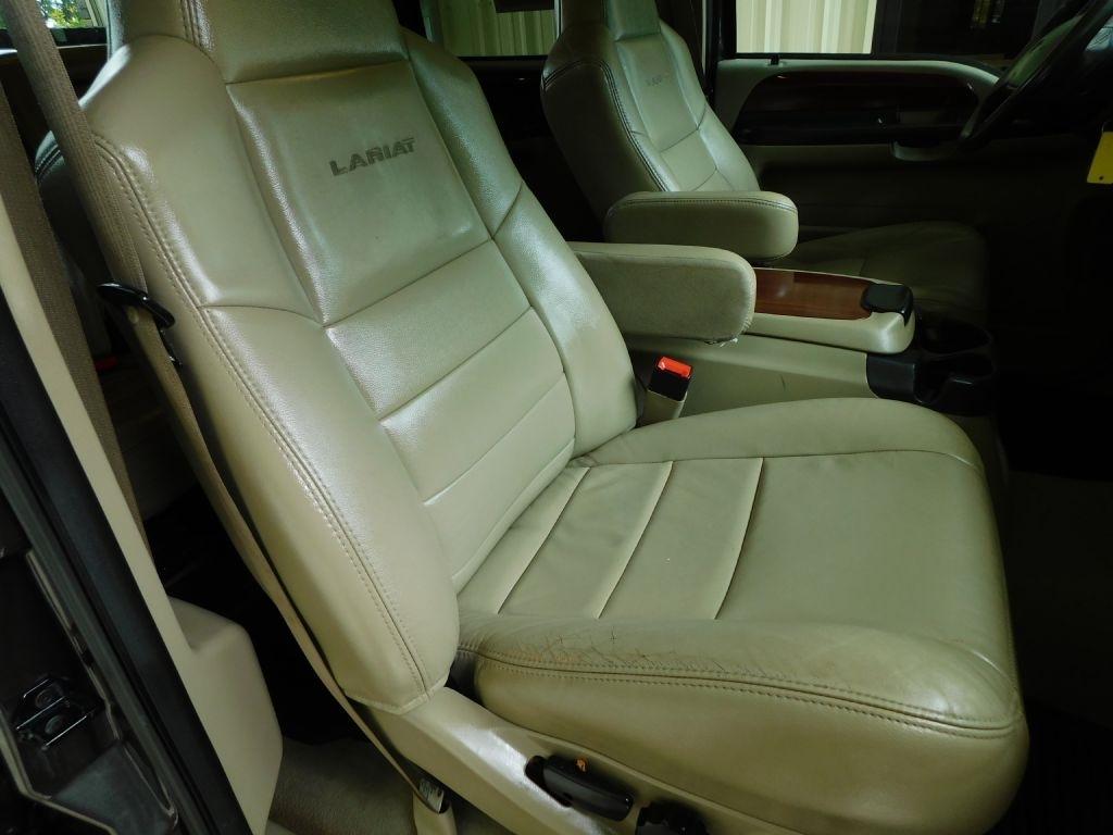 Ford F-350 SD Lariat Crew Cab 4WD 2006