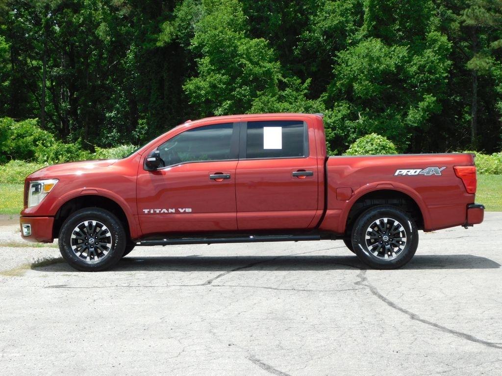 Nissan Titan PRO-4X Crew Cab 4WD 2019