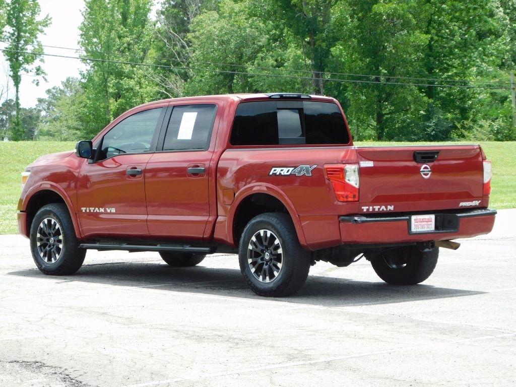 Nissan Titan PRO-4X Crew Cab 4WD 2019