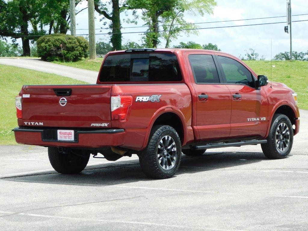 Nissan Titan PRO-4X Crew Cab 4WD 2019