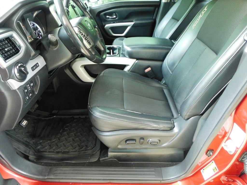 Nissan Titan PRO-4X Crew Cab 4WD 2019