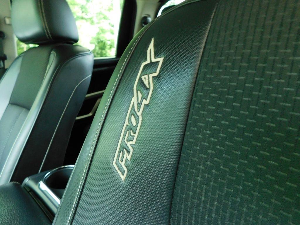 Nissan Titan PRO-4X Crew Cab 4WD 2019