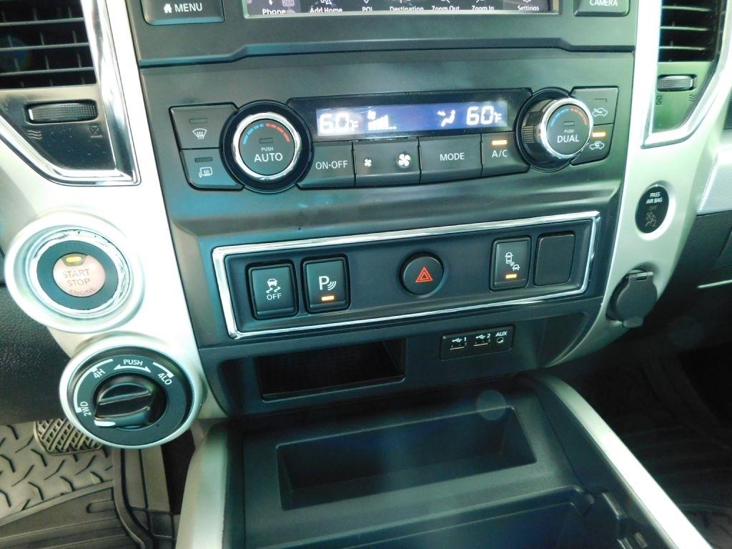 Nissan Titan PRO-4X Crew Cab 4WD 2019