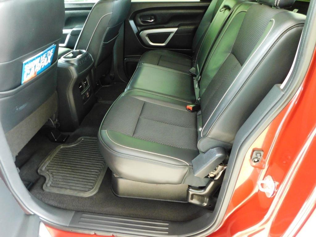 Nissan Titan PRO-4X Crew Cab 4WD 2019