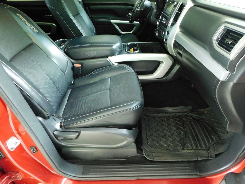 Nissan Titan PRO-4X Crew Cab 4WD 2019