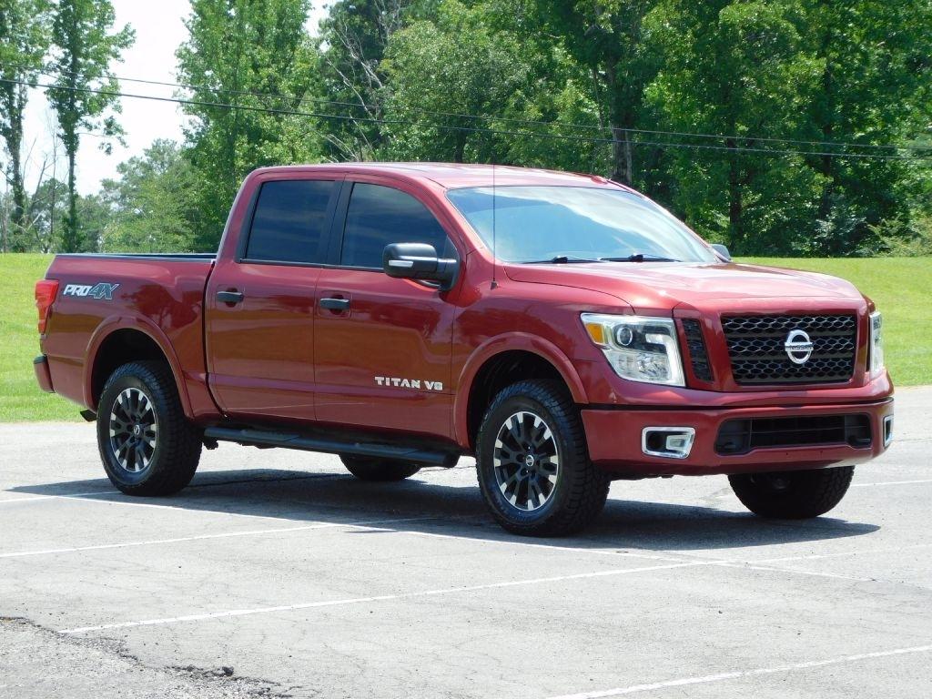 Nissan Titan PRO-4X Crew Cab 4WD 2019
