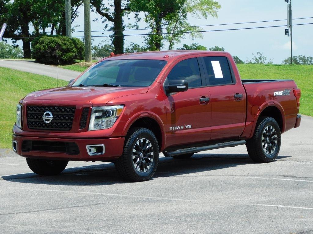 Nissan Titan PRO-4X Crew Cab 4WD 2019