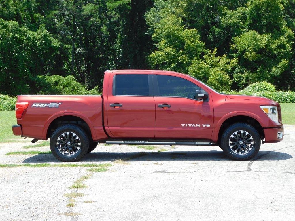 Nissan Titan PRO-4X Crew Cab 4WD 2019
