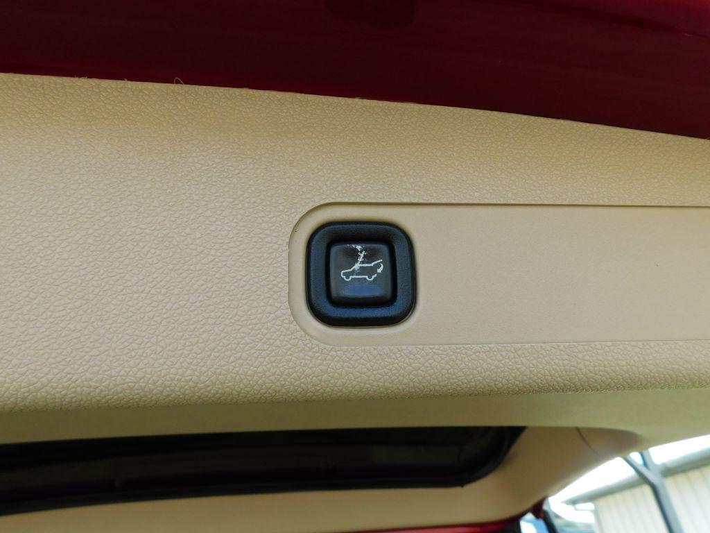Chevrolet Tahoe LTZ 2WD 2013