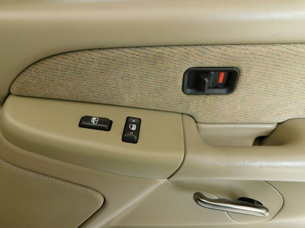 GMC Sierra 1500 SL Short Bed 2WD 2002