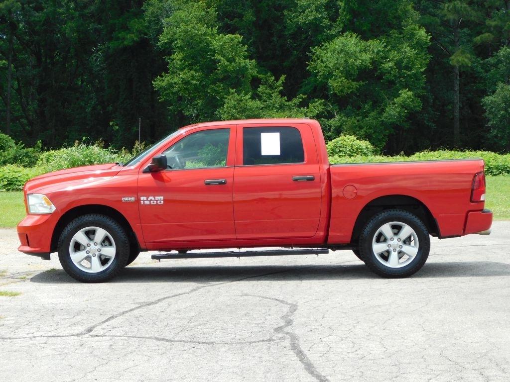 RAM 1500 Tradesman Crew Cab SWB 2WD 2013