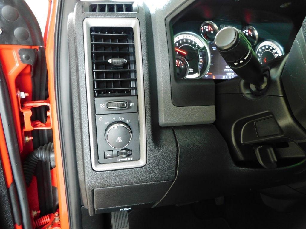 RAM 1500 Tradesman Crew Cab SWB 2WD 2013