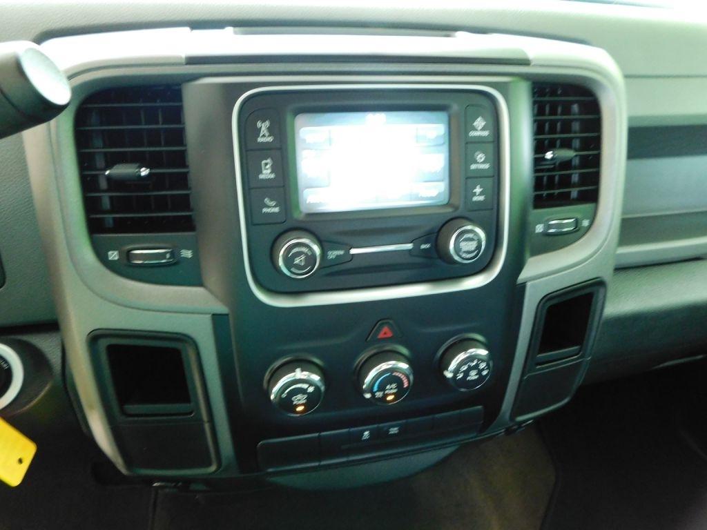 RAM 1500 Tradesman Crew Cab SWB 2WD 2013