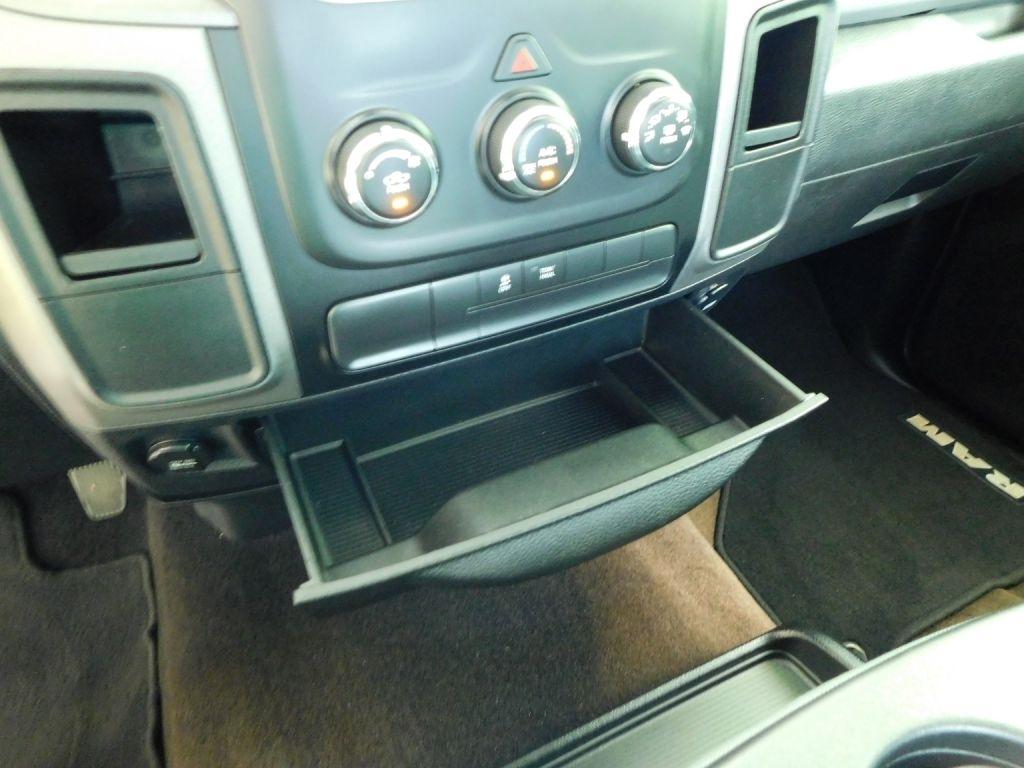 RAM 1500 Tradesman Crew Cab SWB 2WD 2013