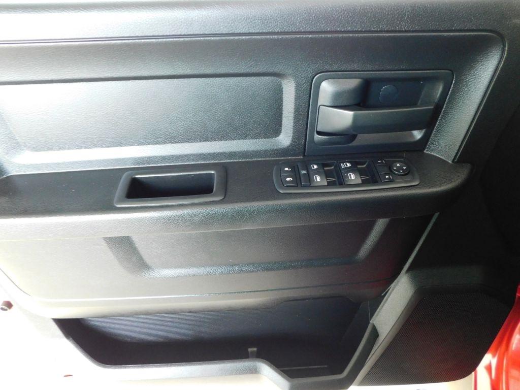 RAM 1500 Tradesman Crew Cab SWB 2WD 2013