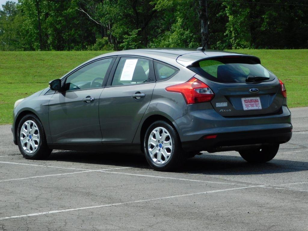 Ford Focus SE 2012
