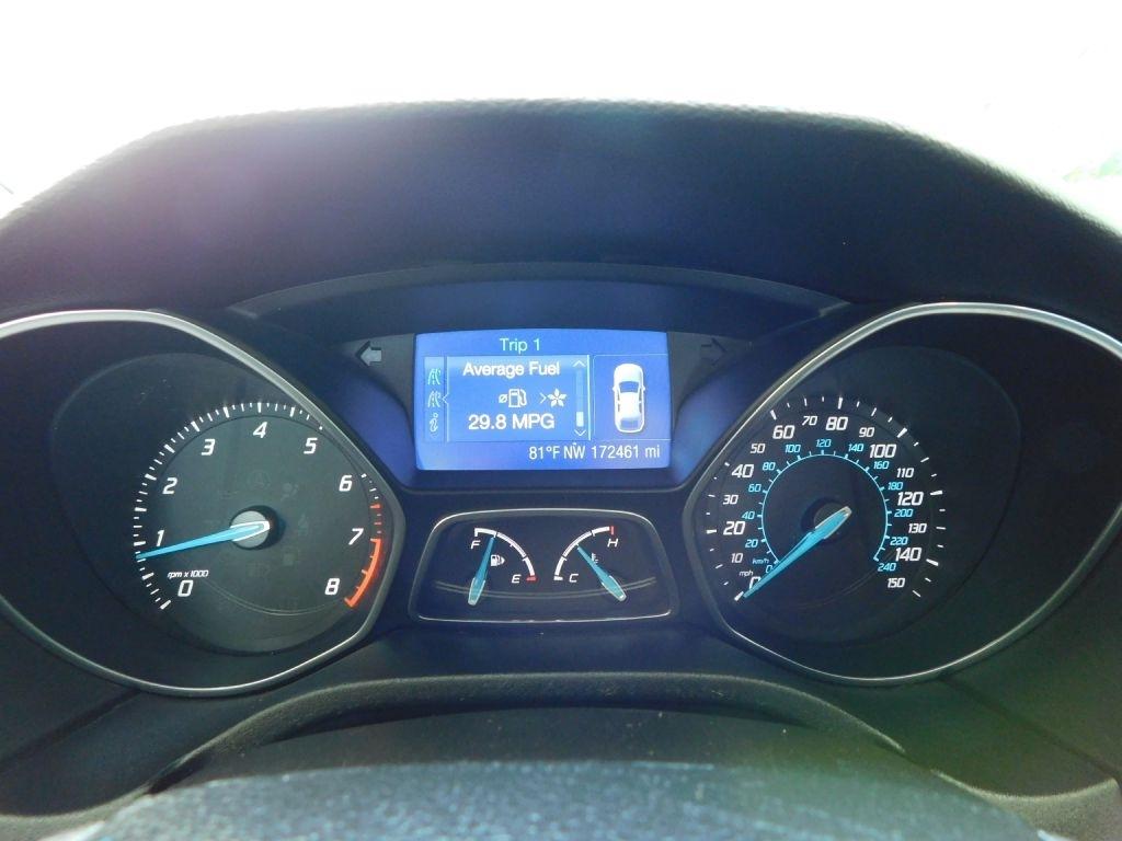 Ford Focus SE 2012