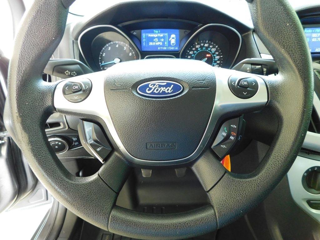 Ford Focus SE 2012