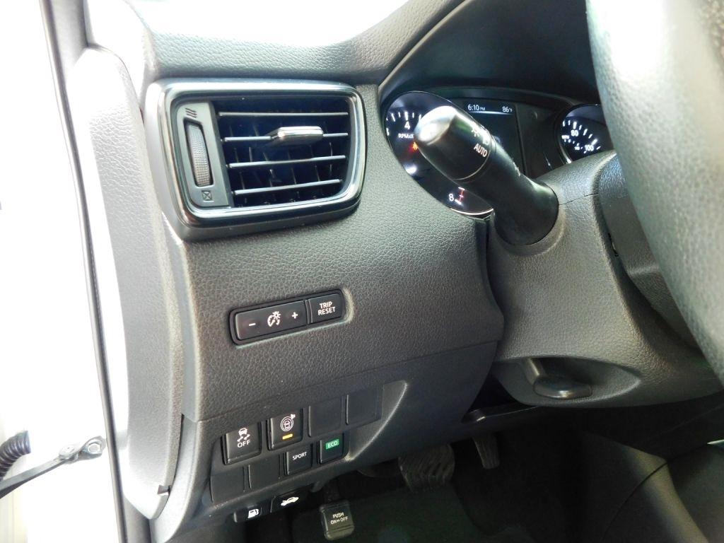 Nissan Rogue SV 2WD 2017
