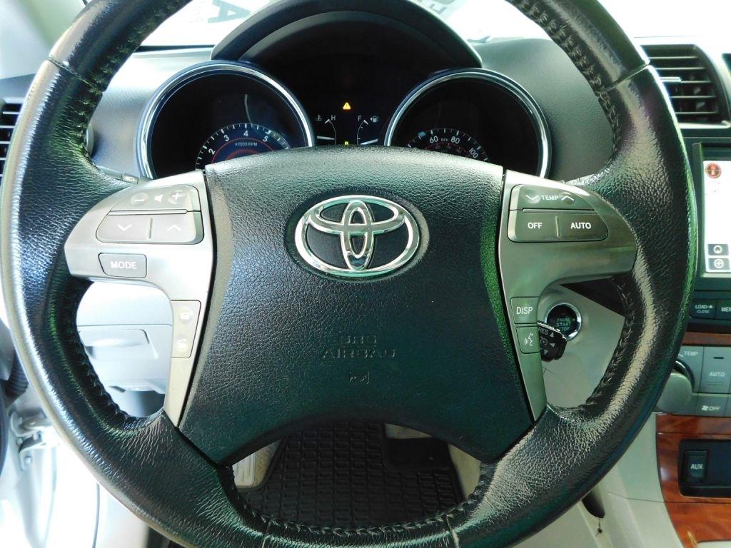 Toyota Highlander Limited 4WD 2010