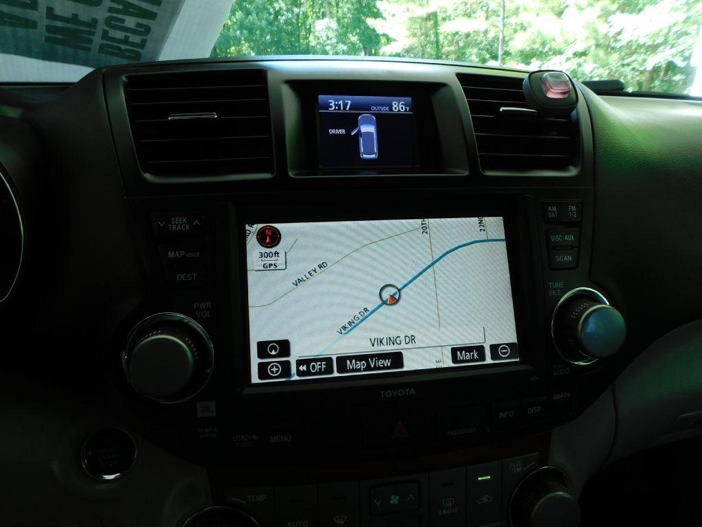 Toyota Highlander Limited 4WD 2010