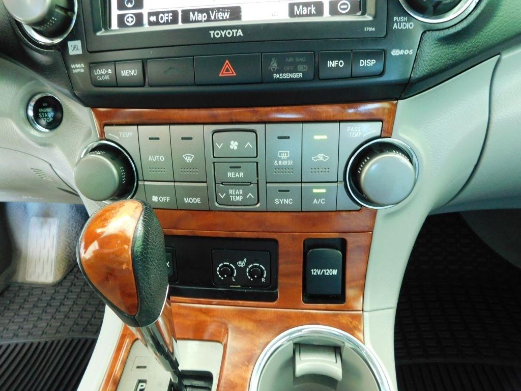 Toyota Highlander Limited 4WD 2010