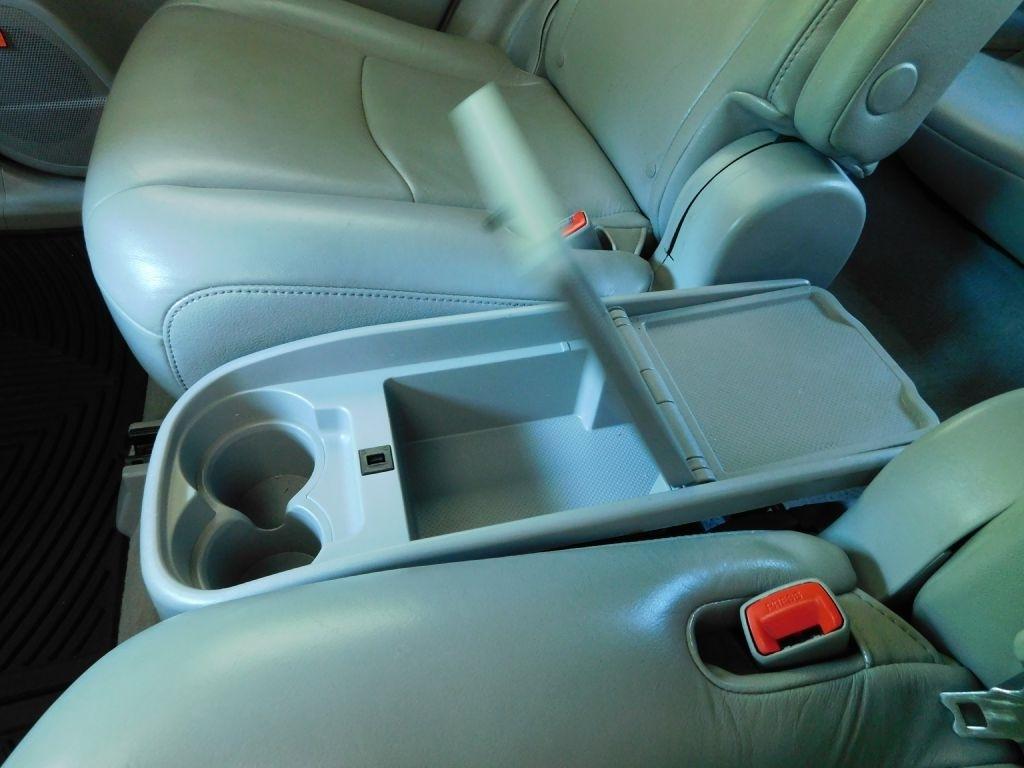 Toyota Highlander Limited 4WD 2010