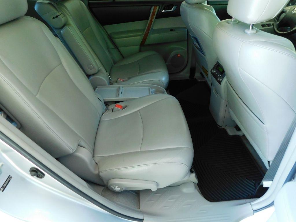 Toyota Highlander Limited 4WD 2010