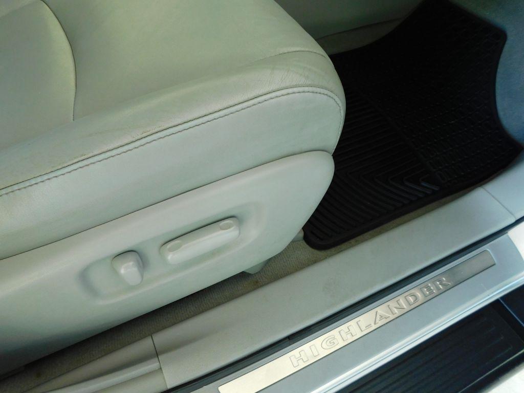 Toyota Highlander Limited 4WD 2010