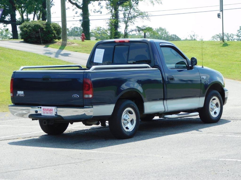 Ford F-150 XL Long Bed 2WD 2002