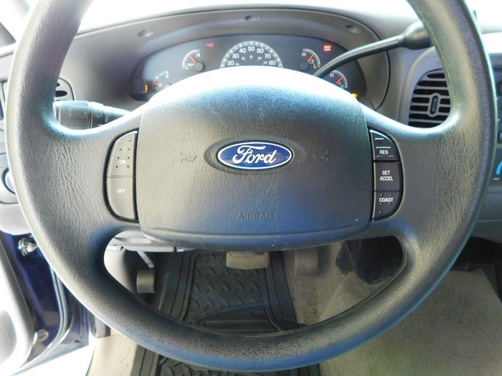 Ford F-150 XL Long Bed 2WD 2002